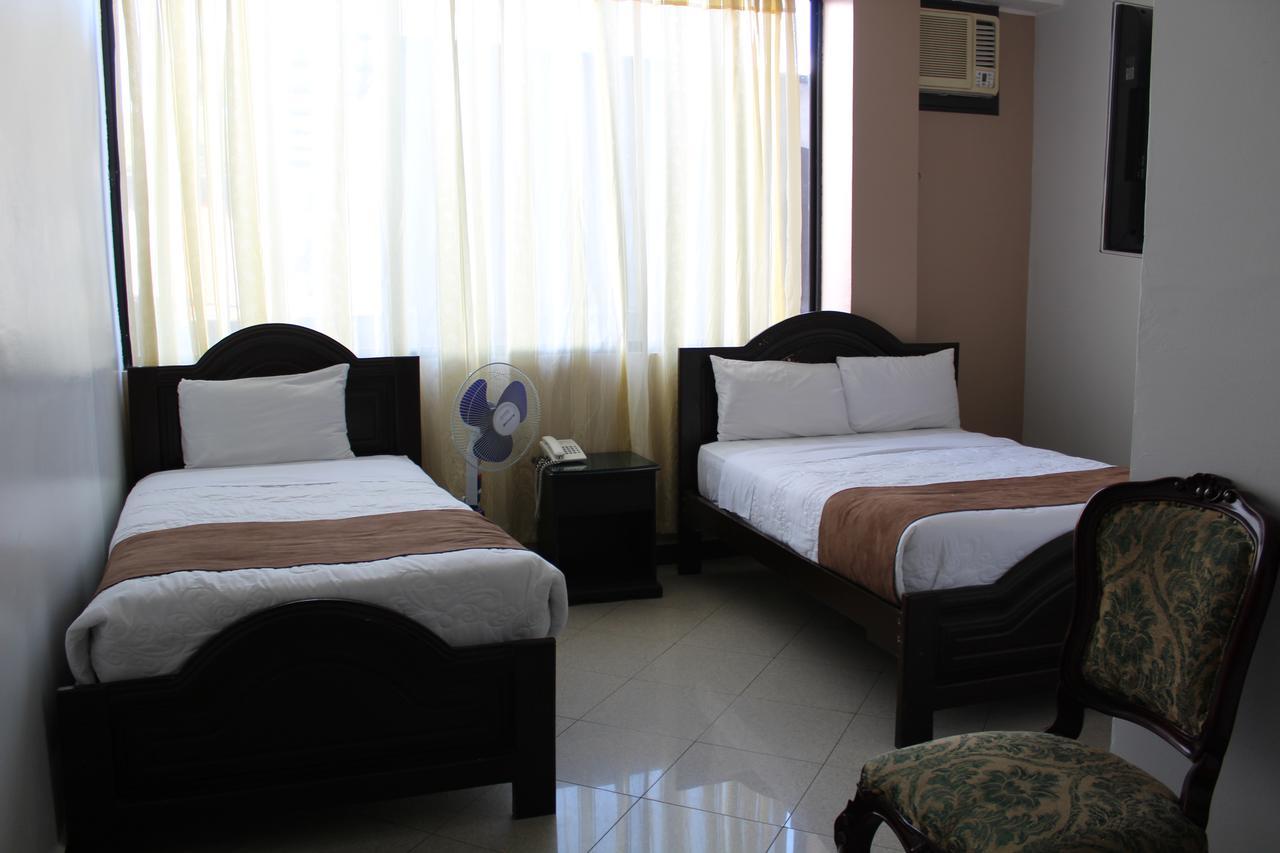Hotel Christian Palace Тена Екстериор снимка